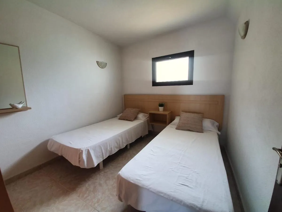 Ocean Front Cozy 2 Bedroom, 3 Beds Spacious- Netflix, Pool, Beach Lift & Fast Wifi Playa del Ingles  0*, Playa del Ingles (Gran Canaria)