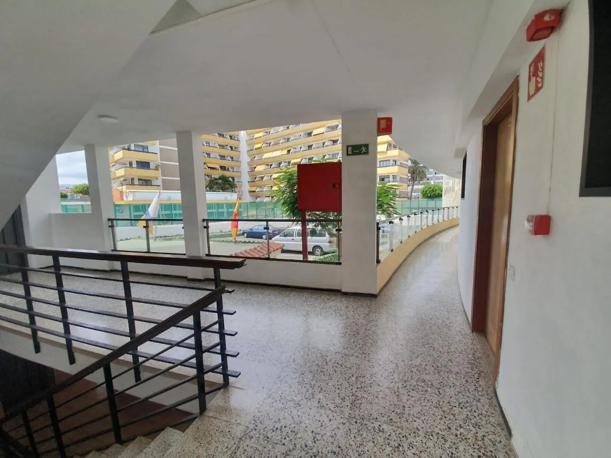 Ocean Front Cozy 2 Bedroom, 3 Beds Spacious- Netflix, Pool, Beach Lift & Fast Wifi Playa del Ingles  Playa del Ingles (Gran Canaria)