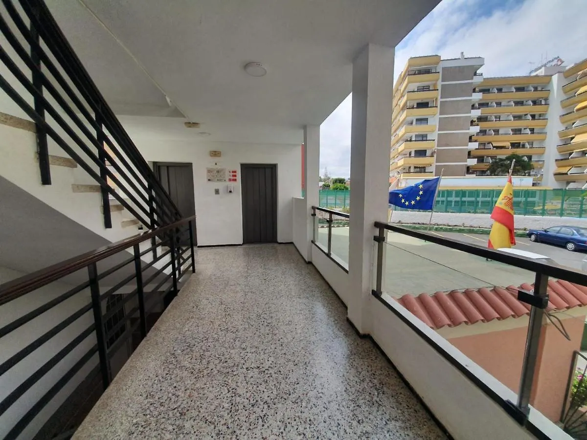 Ocean Front Cozy 2 Bedroom, 3 Beds Spacious- Netflix, Pool, Beach Lift & Fast Wifi Playa del Ingles