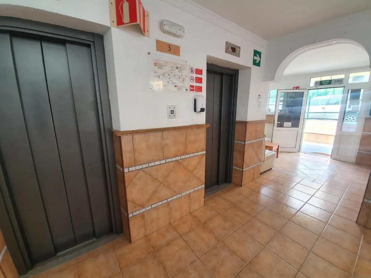 Apartment Ocean Front Cozy 2 Bedroom, 3 Beds Spacious- Netflix, Pool, Beach Lift & Fast Wifi Playa del Ingles