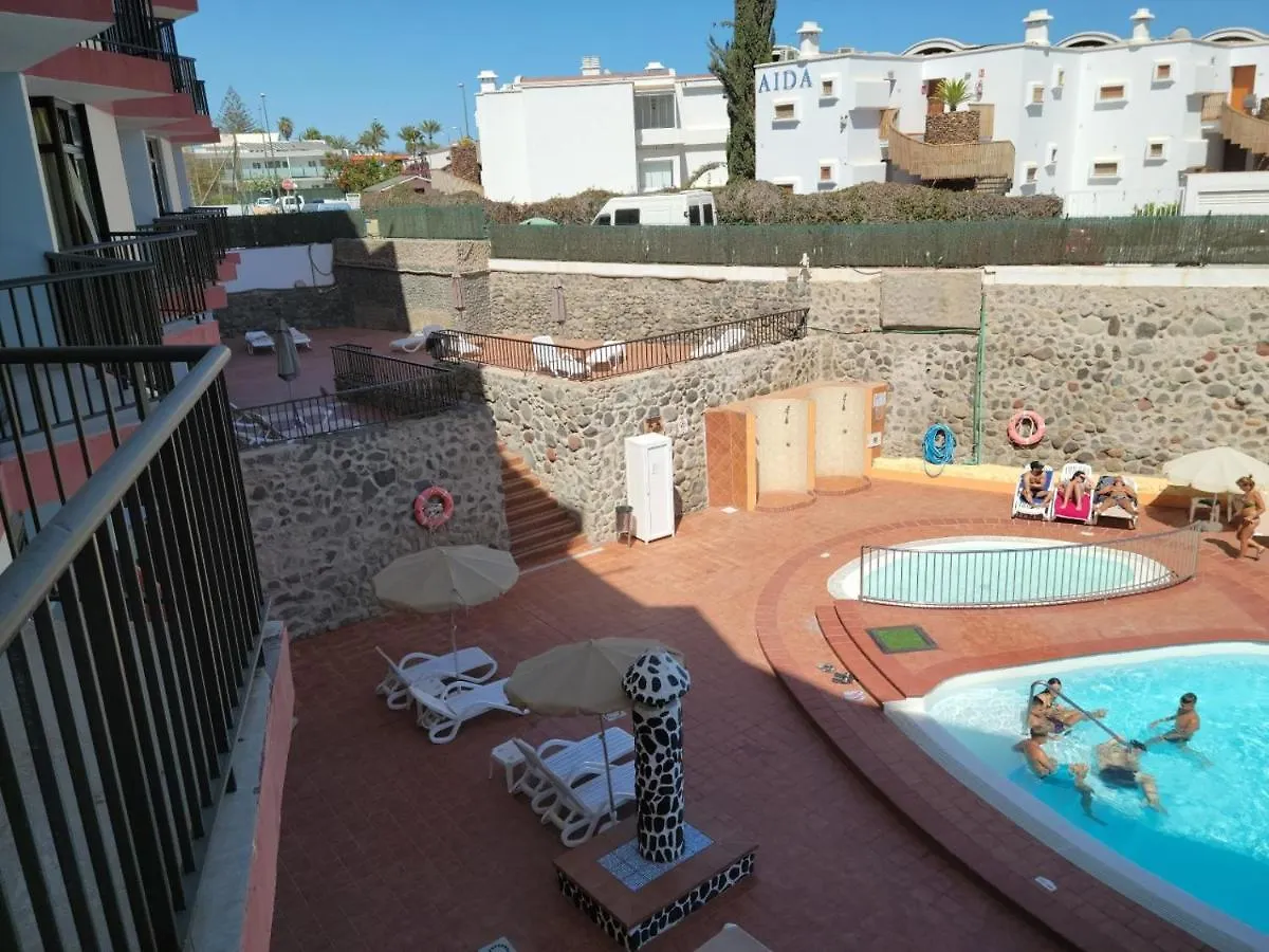 Ocean Front Cozy 2 Bedroom, 3 Beds Spacious- Netflix, Pool, Beach Lift & Fast Wifi Playa del Ingles  Spain