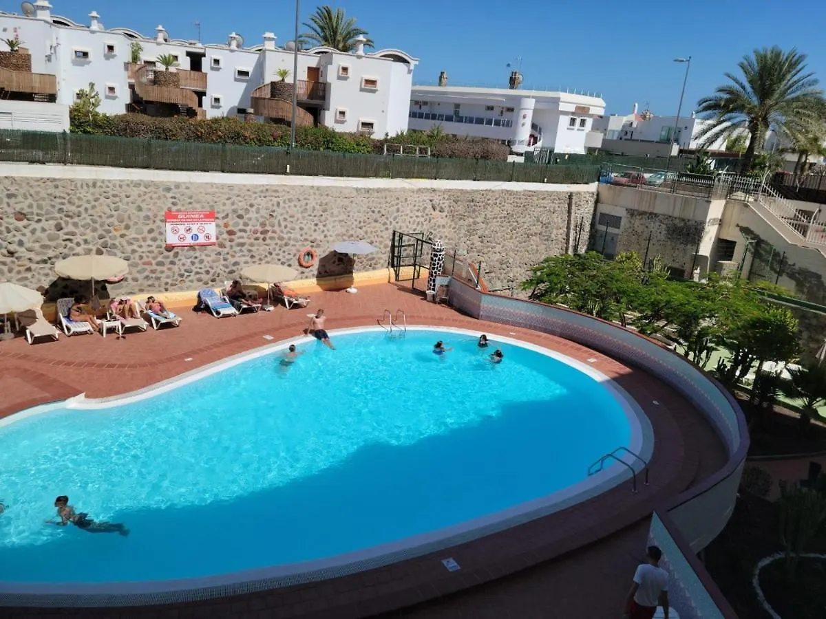 Ocean Front Cozy 2 Bedroom, 3 Beds Spacious- Netflix, Pool, Beach Lift & Fast Wifi Playa del Ingles  Apartment Playa del Ingles (Gran Canaria)
