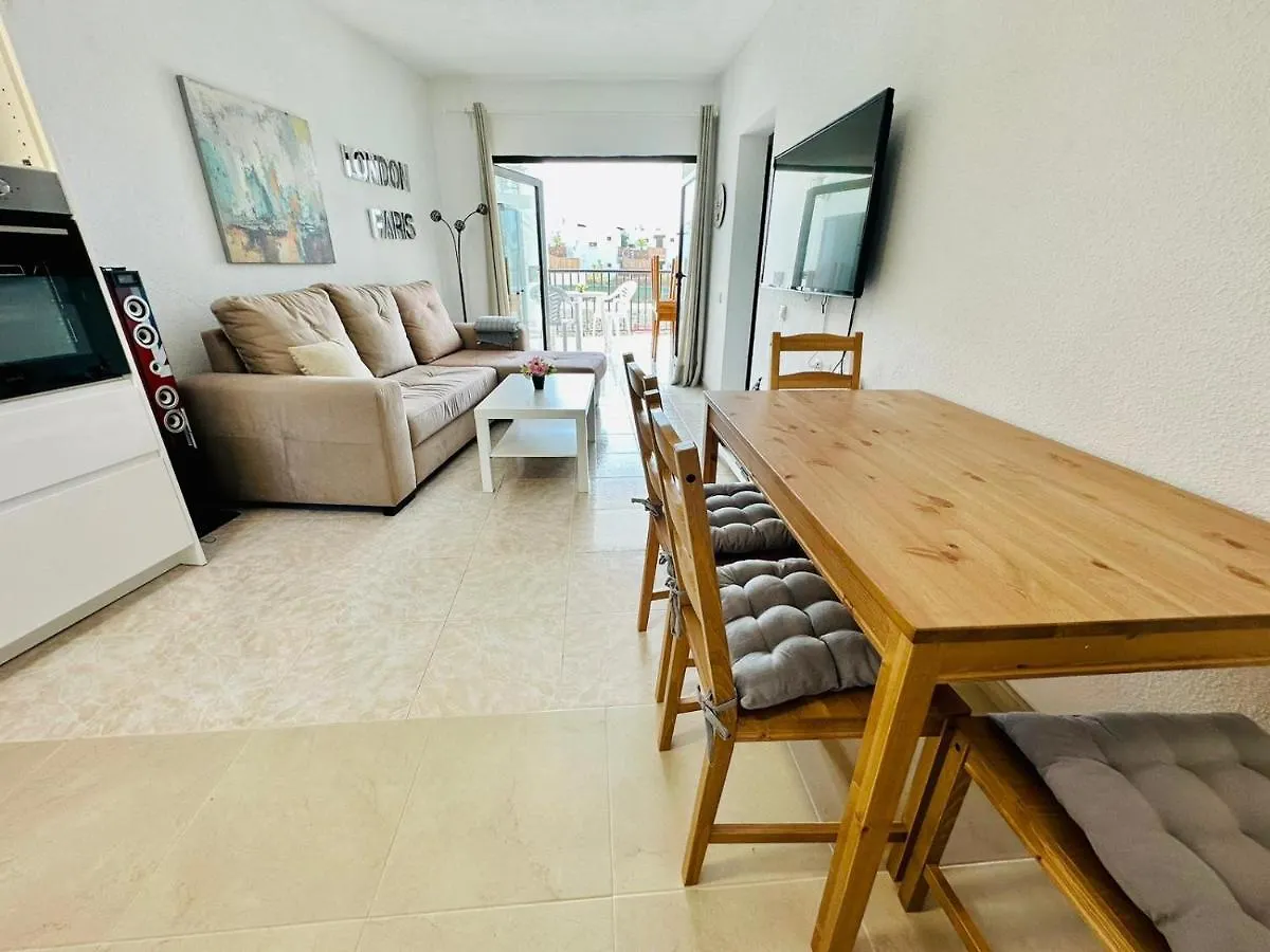 Ocean Front Cozy 2 Bedroom, 3 Beds Spacious- Netflix, Pool, Beach Lift & Fast Wifi Playa del Ingles  Apartment Playa del Ingles (Gran Canaria)