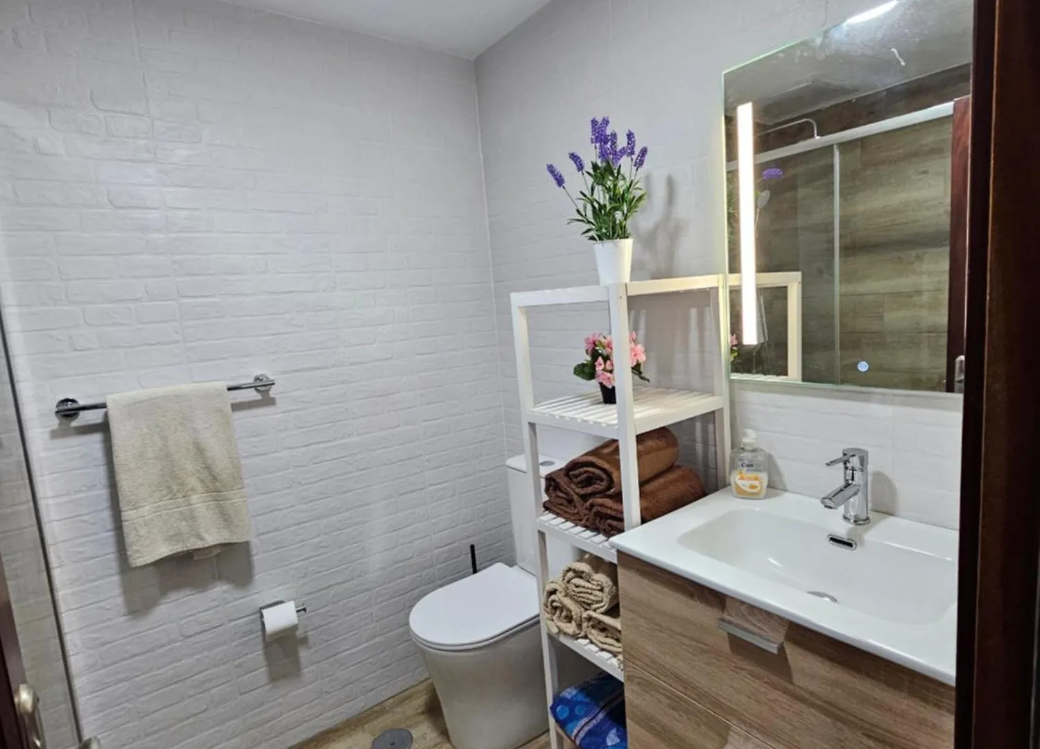 Ocean Front Cozy 2 Bedroom, 3 Beds Spacious- Netflix, Pool, Beach Lift & Fast Wifi Playa del Ingles  0*, Playa del Ingles (Gran Canaria) Spain